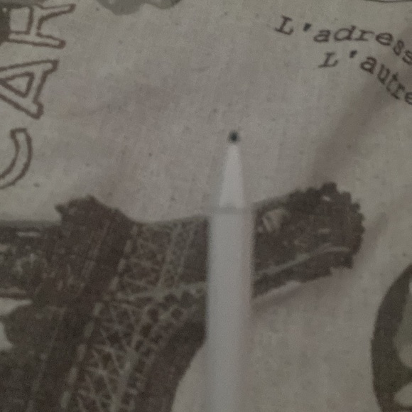 A android pin works on iPad, Samsung tablet, and android tablet. Been used once - Picture 2 of 2